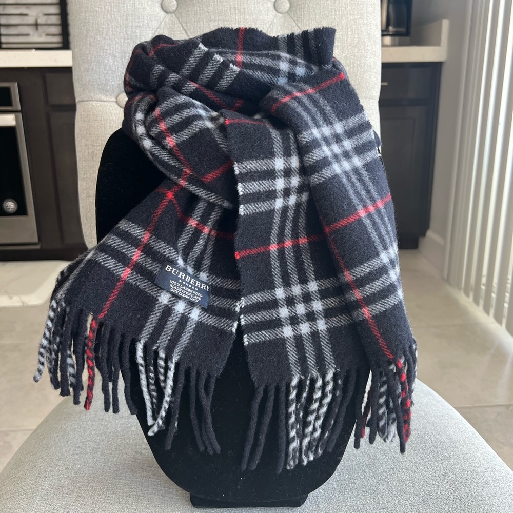 BURBERRY MUFFLER